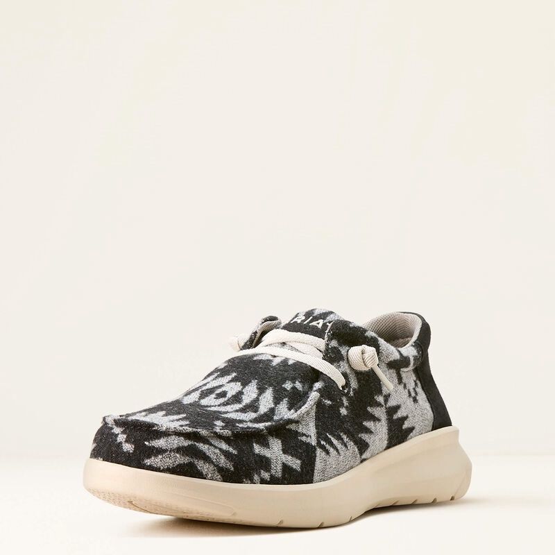 Hilo Shoe Black &amp; White Flannel Blanket