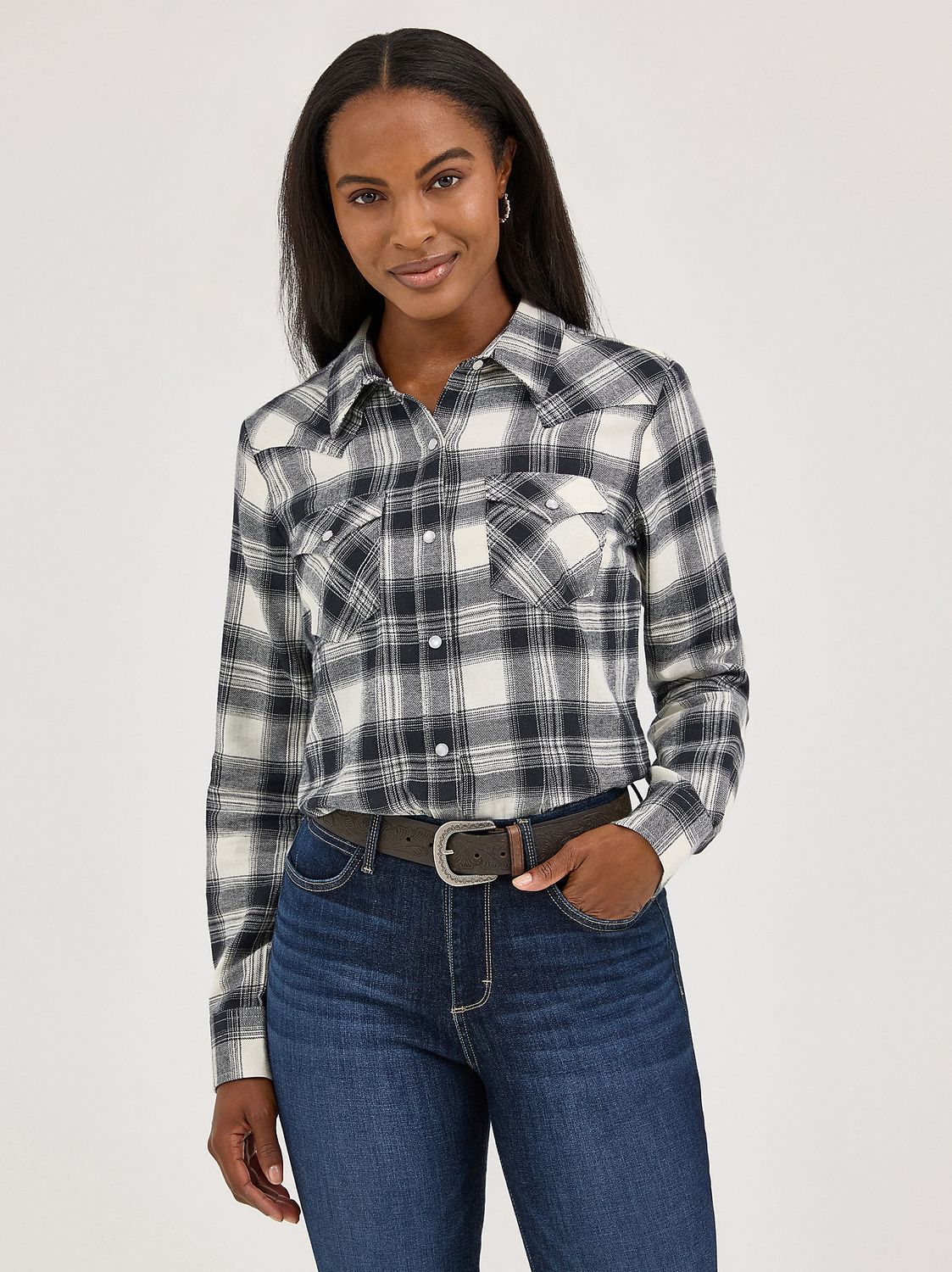 Women&#39;s Essential Flannel Plaid Western Snap Shirt