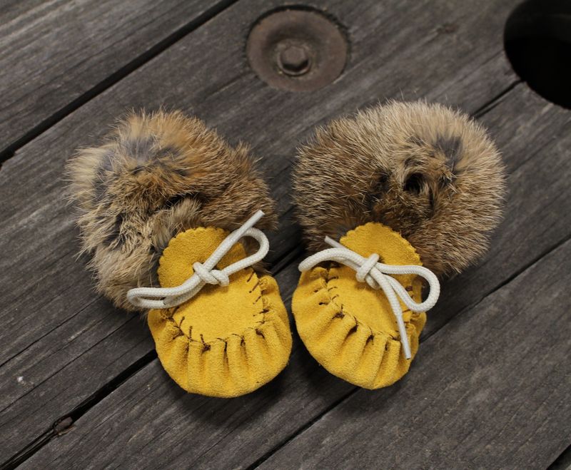 Laurentian Chief Baby moccasin- fur collar