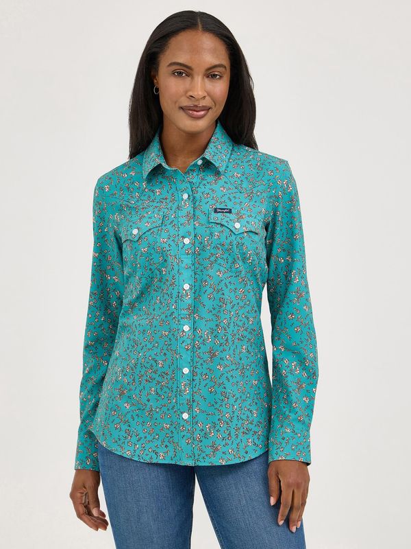 Wrangler® Women's Performance Long Sleeve Button Up - Green