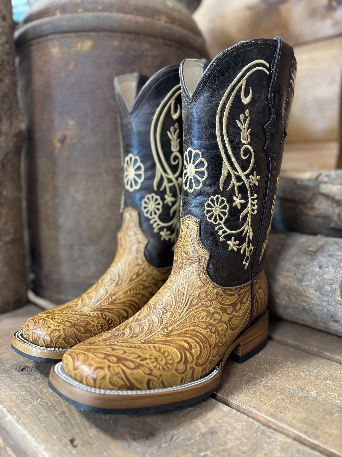 OK Corral Co. Women’s Tooled Orix Cowgirl Boot