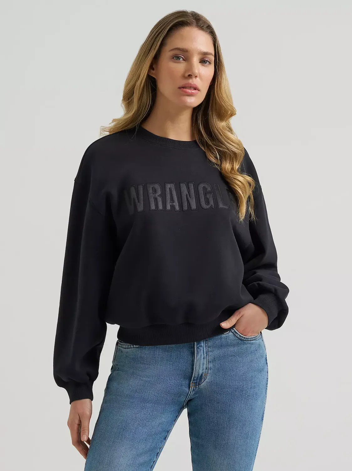 Wrangler Women's Logo Canyon Crew Pullover - Black  Beauty