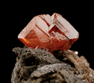 Wulfenite on Calcite