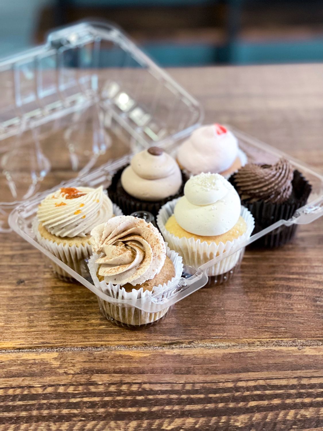 Standard Cupcakes, Assorted 6-pack