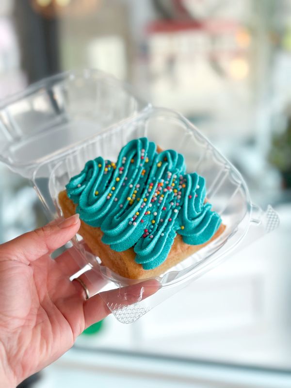 | Sugar Cookie Giant Cake Slab (DF, Frozen)