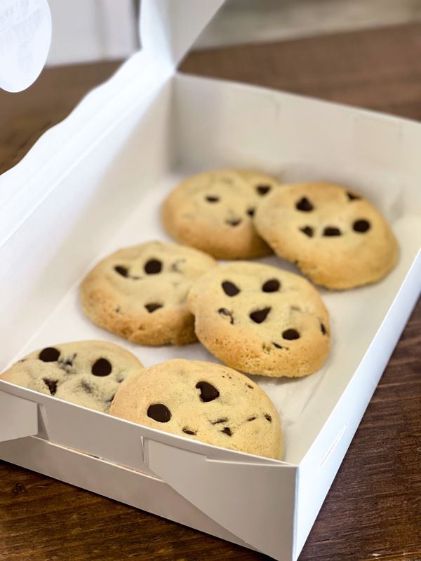 Holiday Chocolate Chip Cookies (6 pack, vegan)