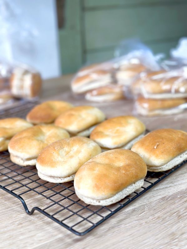 Holiday Dinner Yeast Rolls (Frozen)