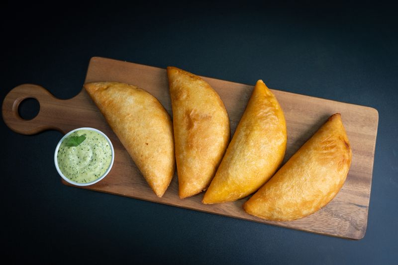 EMPANADA FRITAS CARNE MOLIDA
