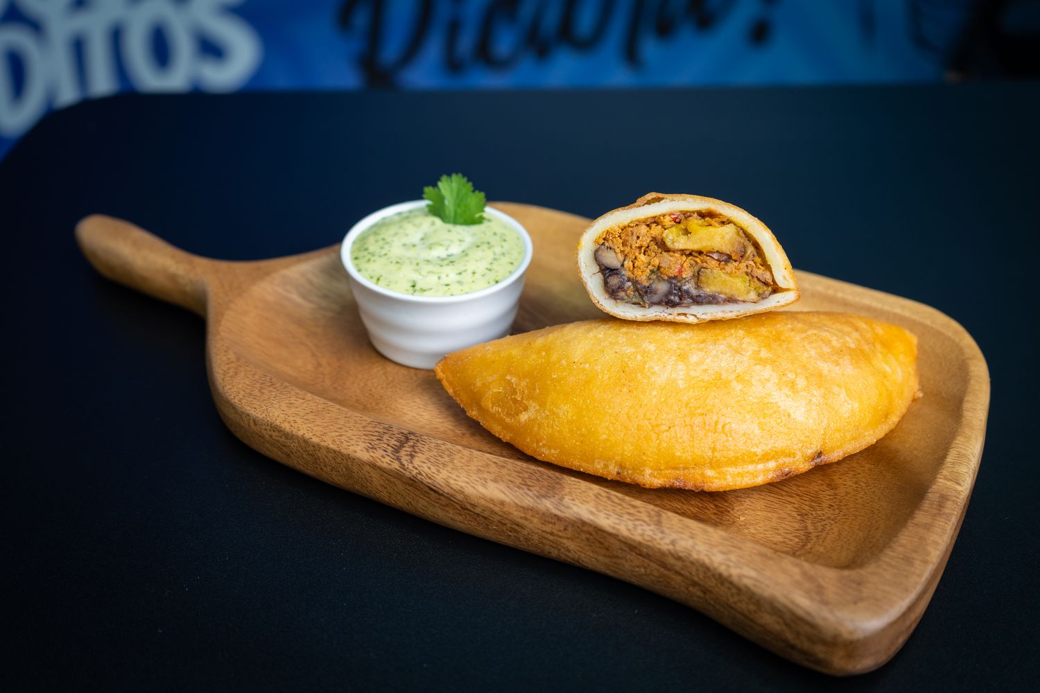 EMPANADA FRITA PABELLON EMPANADA FRITA PABELLON