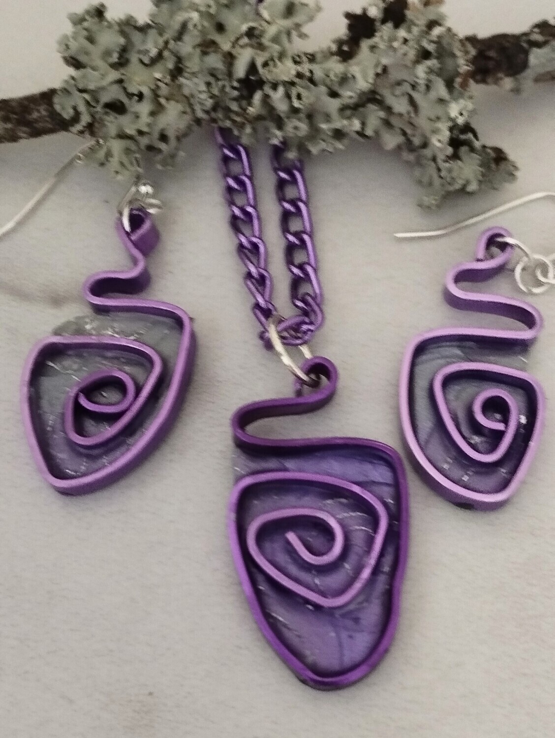 Unique Purple Wire Necklaces set