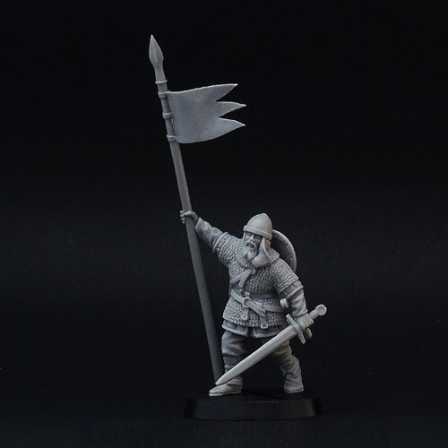 Norman Standard, Banner Bearer miniature 28mm, resin, for wargames