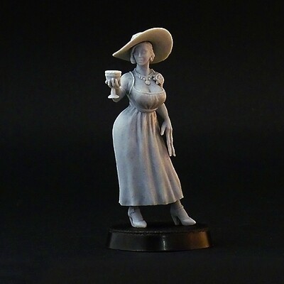 Tall Vampire Lady - fantasy resin miniature by Brother Vinni