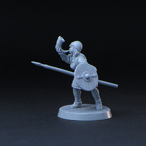 Shield Maiden miniature, female Viking trumpeter, command 28mm for SAGA