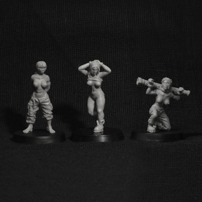 Captives (hostages), 28 mm wargame sci-fi miniatures by Brother Vinni