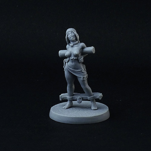 Female prisoner #20 (slave girl), 28 mm resin miniature
