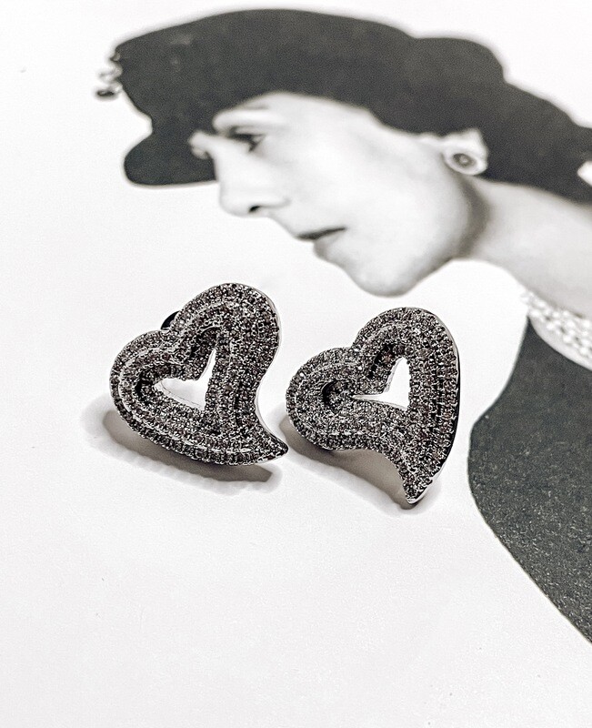 Vanessa&#39;s Heart Earrings