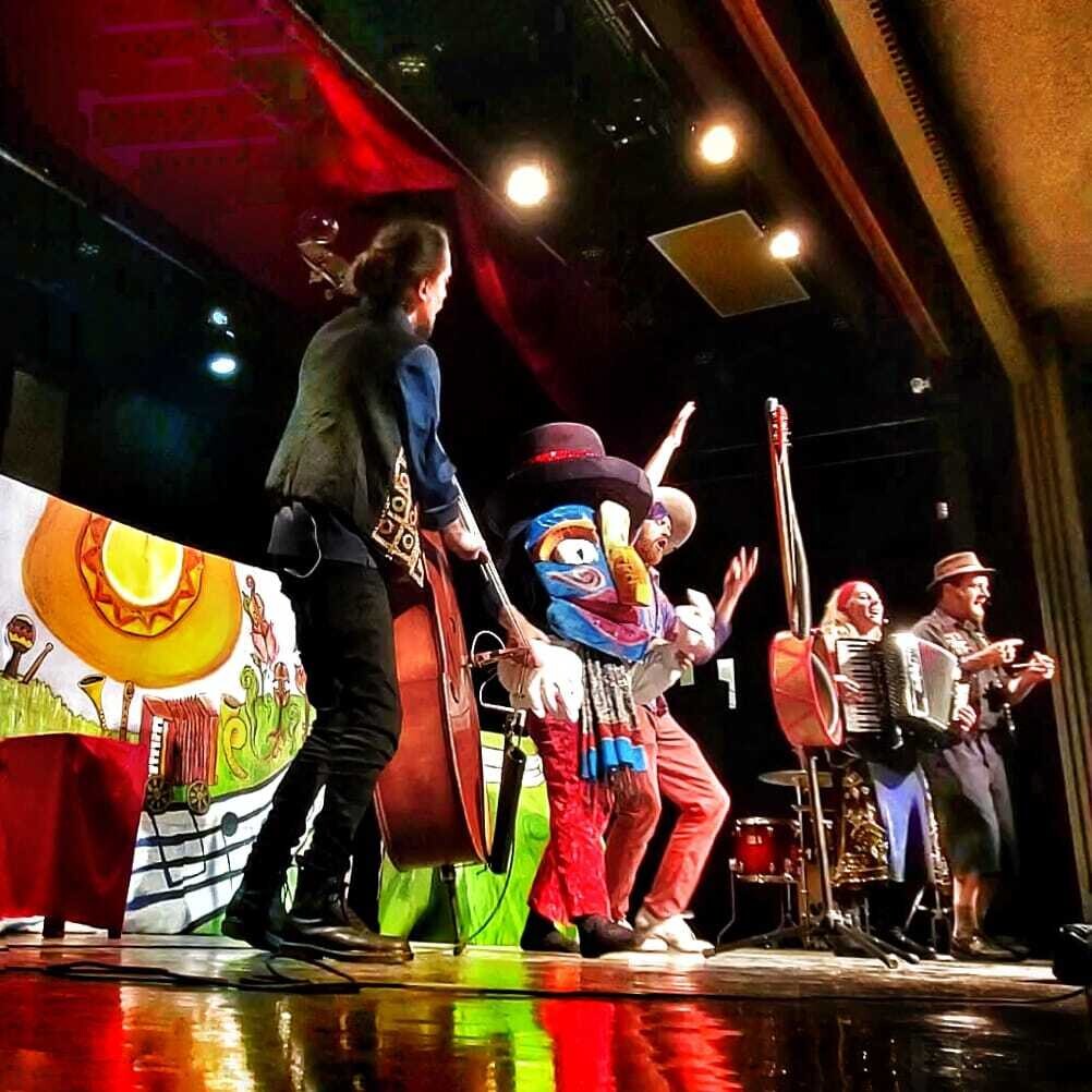 🎻🔥 Gadji-Gadjo – Regards : Un Tourbillon Musical Festif ! 🎶✨