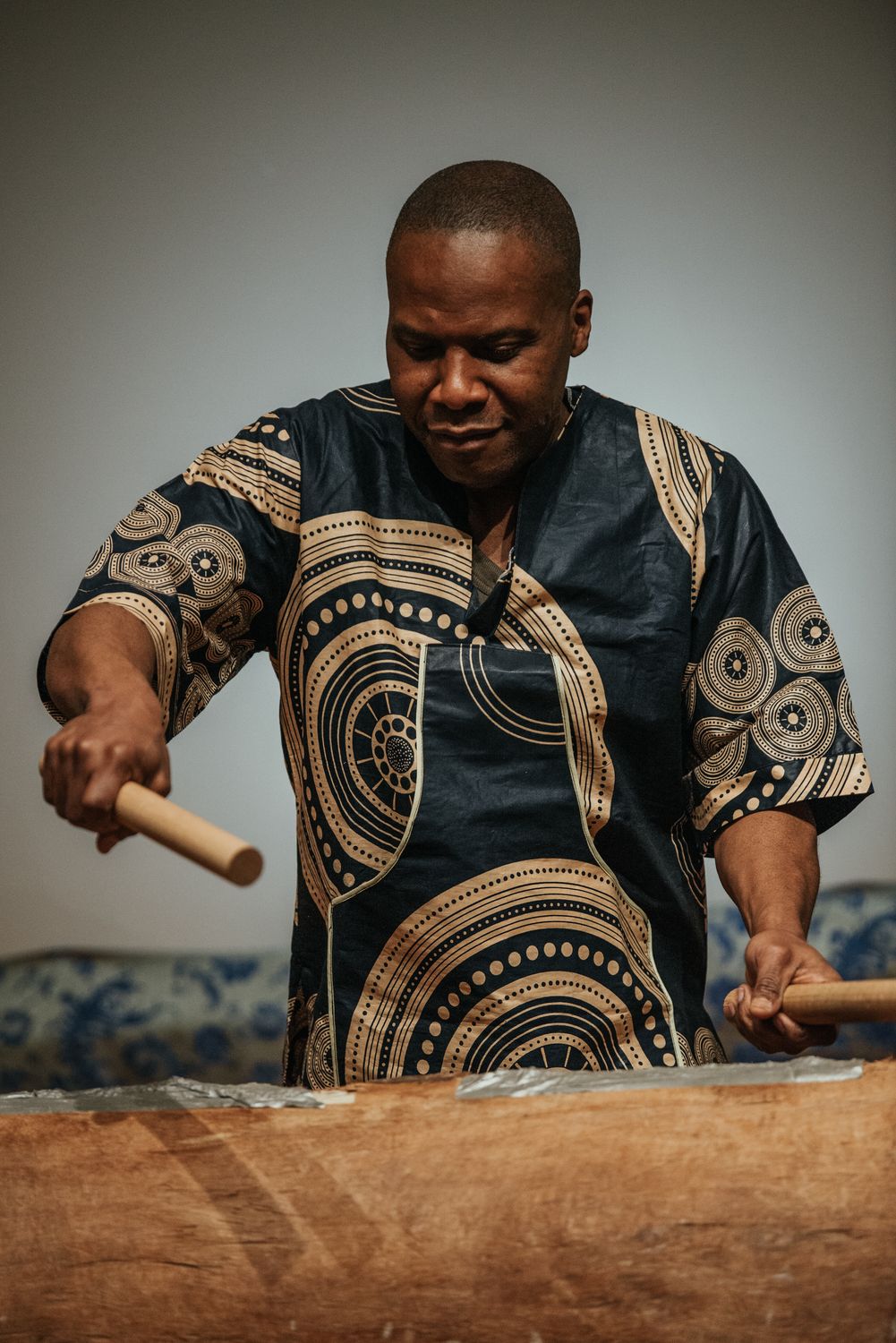 La Musique au Cœur des Rituels et Cérémonies Africaines avec Atna Njock