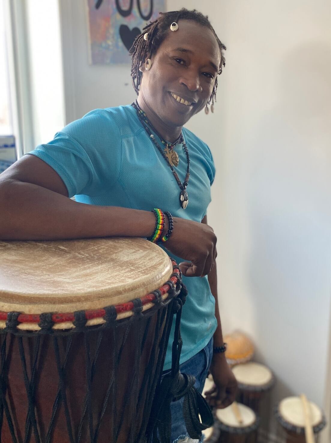 🎶 Découverte des instruments de musique traditionnels du Burkina Faso avec Basil Seni 🇧🇫
