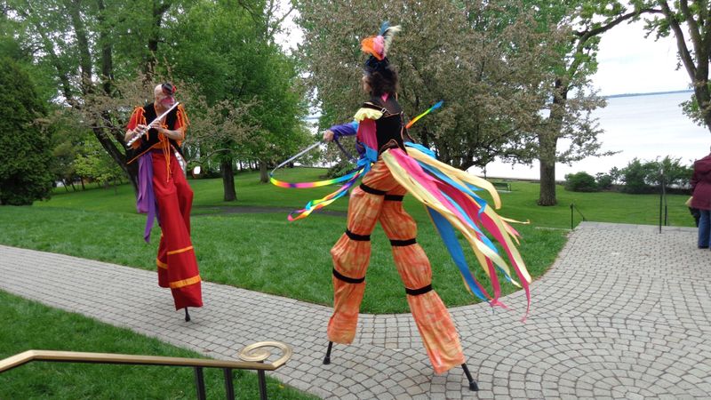 ANIMATIONS SUR ÉCHASSES