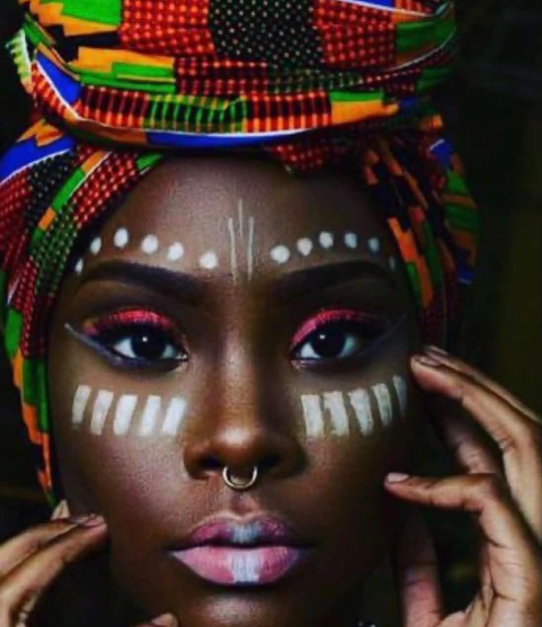 Maquillage tribal