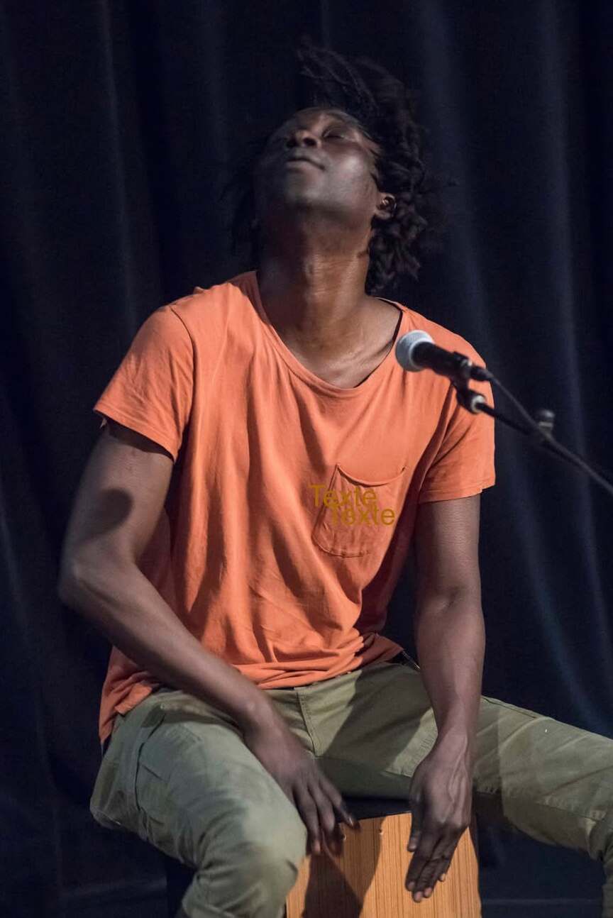 Atelier de cajón avec Noubi – Chanteur et « cajoniste »