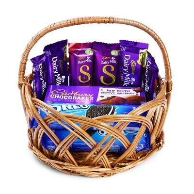 Cadbury Special Treats Basket Chocolates and Biscuits Gift Pack - 660G