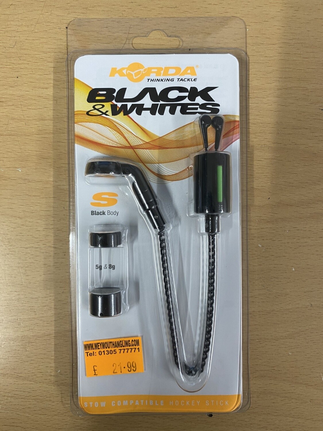 KORDA BLACK AND WHITE BOBBINS, Size: BLACK SMALL