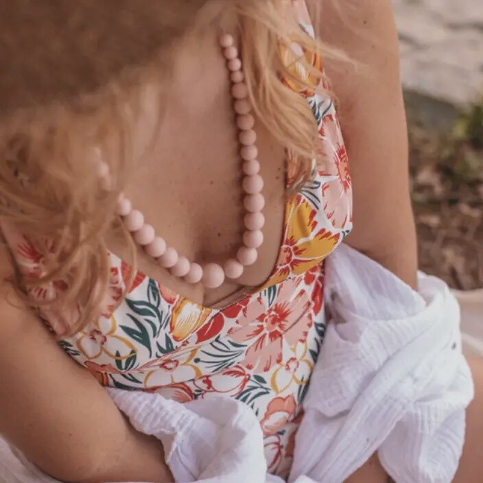 Nursing/teething Necklace-Constance RND