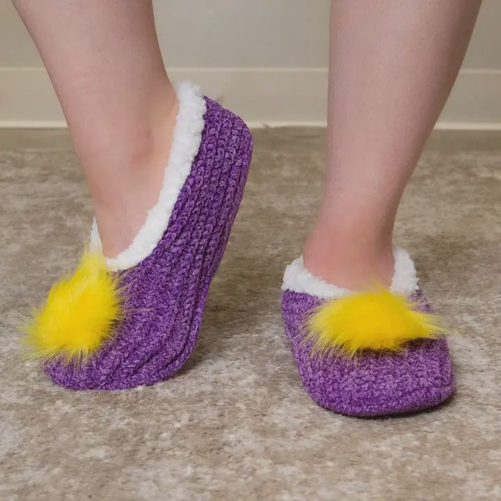 Pom Pom Sherpa Footies, Size: S/M
