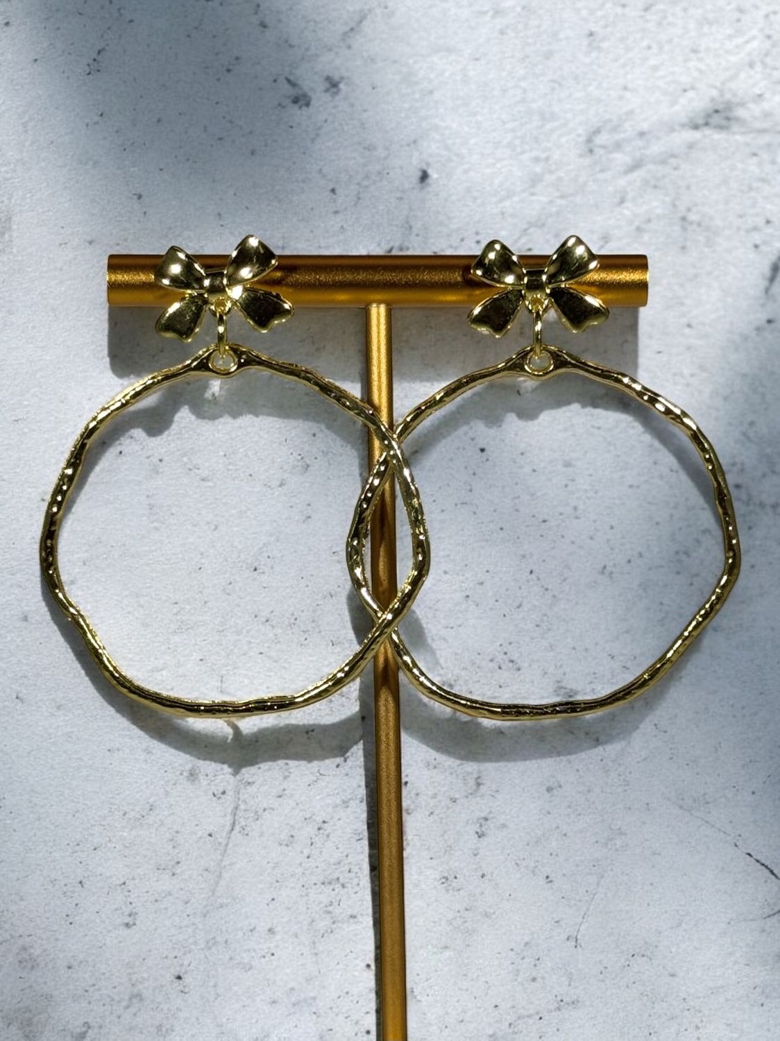 Gold Bow Accent Earrings, shape: Circle