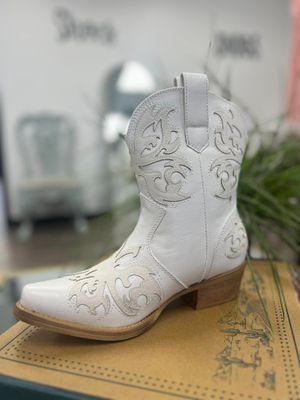 Boots/Booties