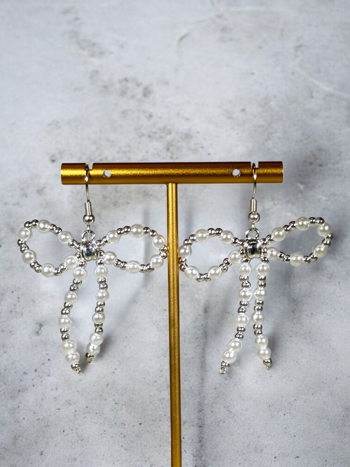 Pearl/Silver Bow Earrings