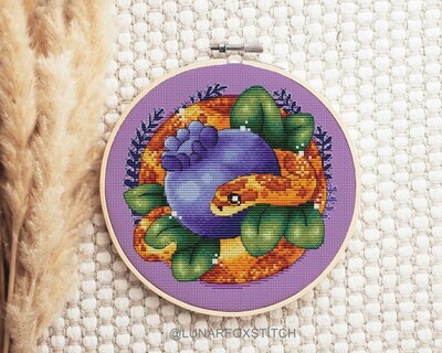 Small blueberry snake cross stitch pattern