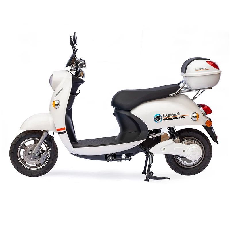 Moto eléctrica matrícula incluida con ciclomotor de 50cc, ciclomotor con COC el modelo emule con color blanco, azul mate y negro, Motos scooter, envío rápido, alcance maximo 45 km/h, Autonomía 65KM