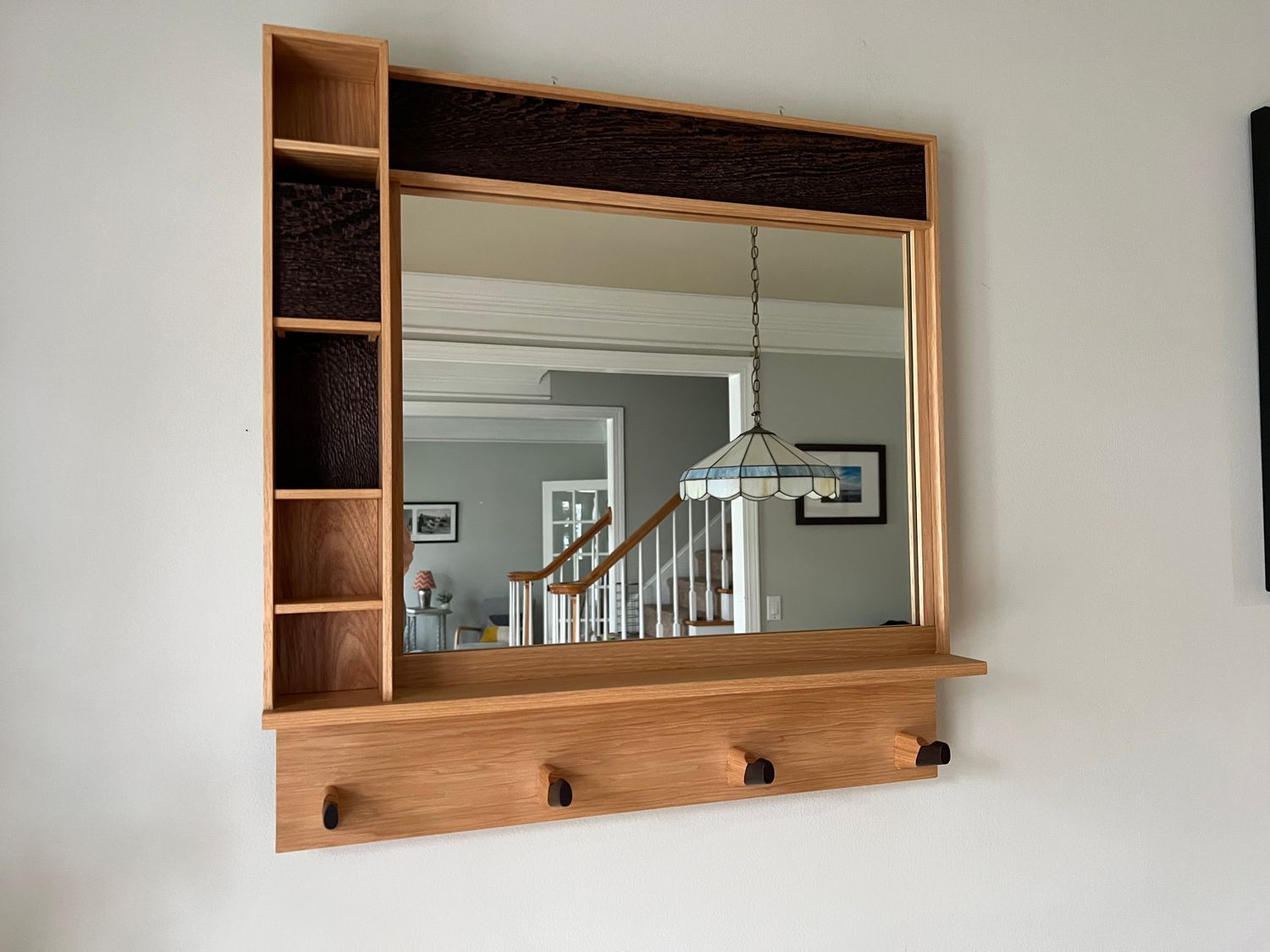 Entry organizer with mirror