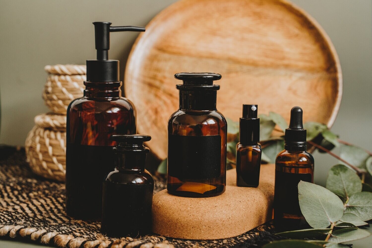 Business & Regulations in Perfumery & Cosmetics - คอร์สเรียนธุรกิจเพื่อสร้างแบรนด์ในธุรกิจน้ำหอมและเครื่องสำอาง Business & Regulations in Perfumery & Cosmetics - คอร์สเรียนธุรกิจเพื่อสร้างแบรนด์ในธุรกิจน้ำหอมและเครื่องสำอาง