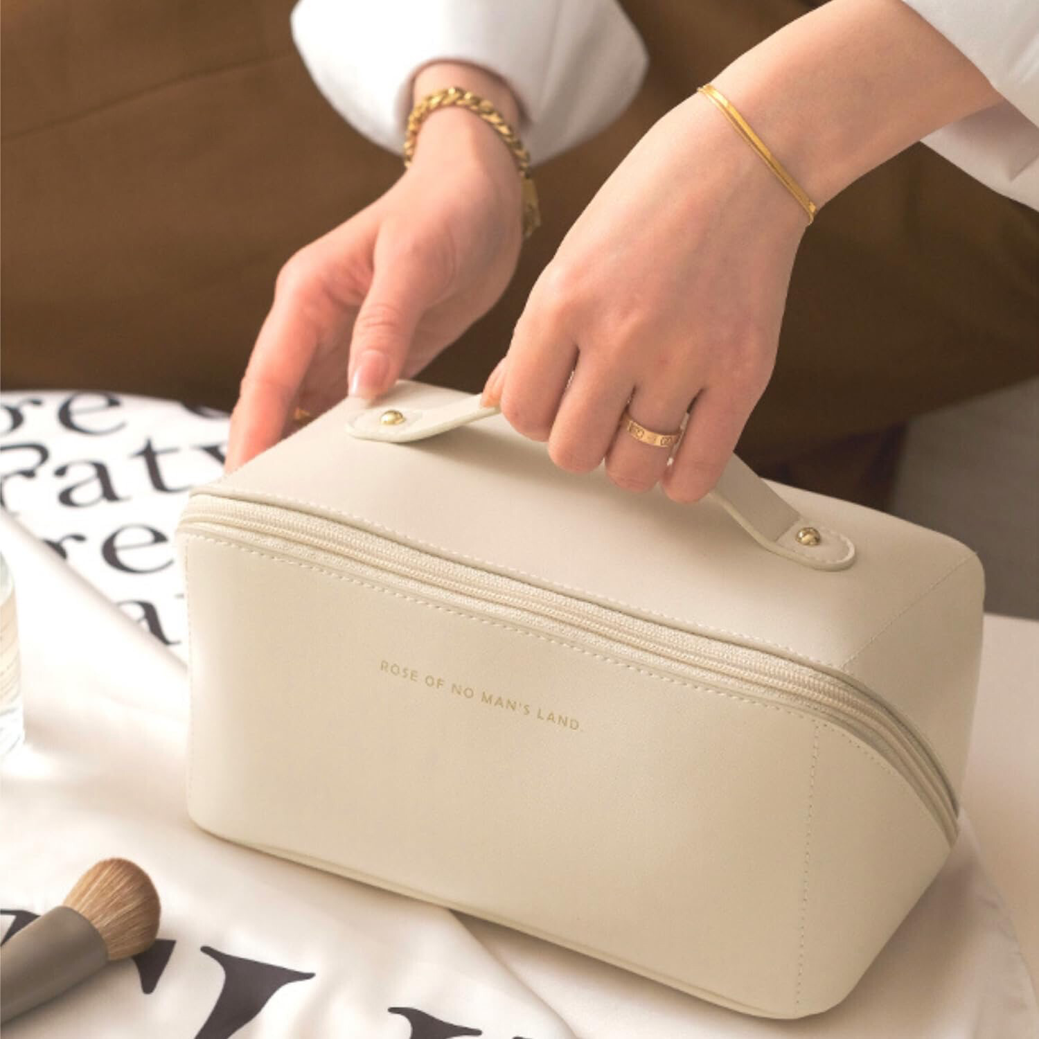 Cosmetiquera, Cosmetiquera: Beige