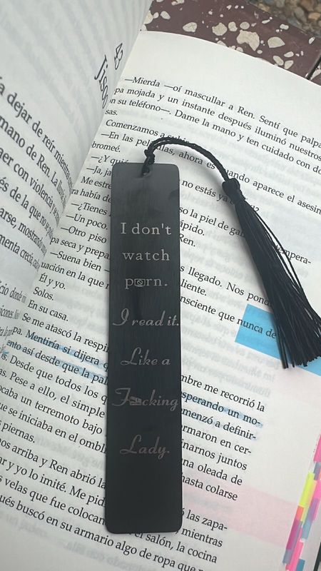 Separador metálico negro | I don’t watch porn