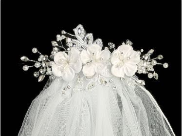 Satin Flowers &amp; Pearls 24&quot; Veil