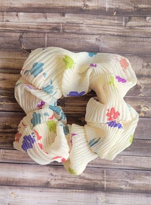 Hair Scrunchie: Pleated Cream W/Summer Flowers
