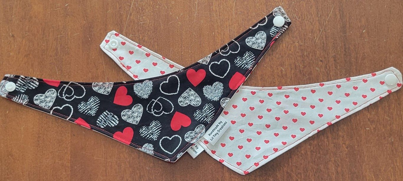 Reversible Animal Bandana: Black w/Hearts/White w/Red Hearts