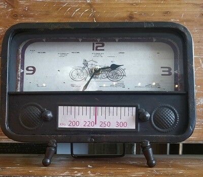Vintage Radio Clock