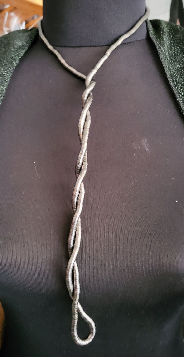Necklace -Twisted Black