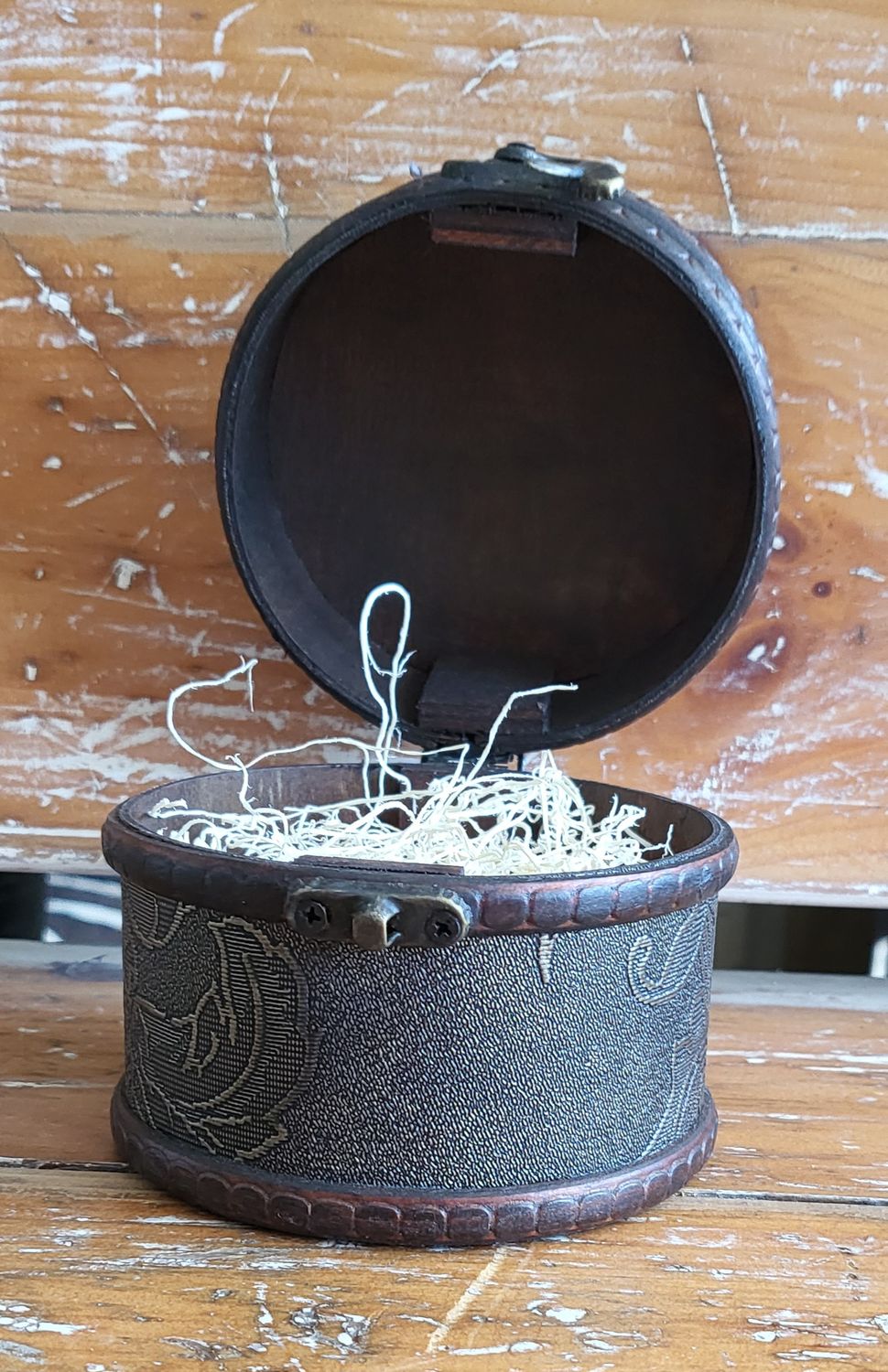 Box - Round Vegan Leather