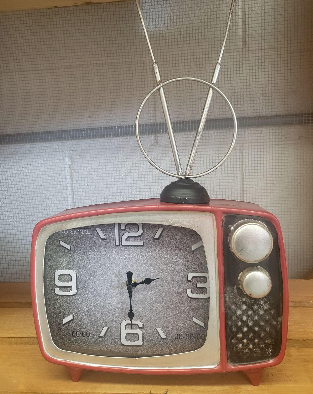 Clock -  Red TV