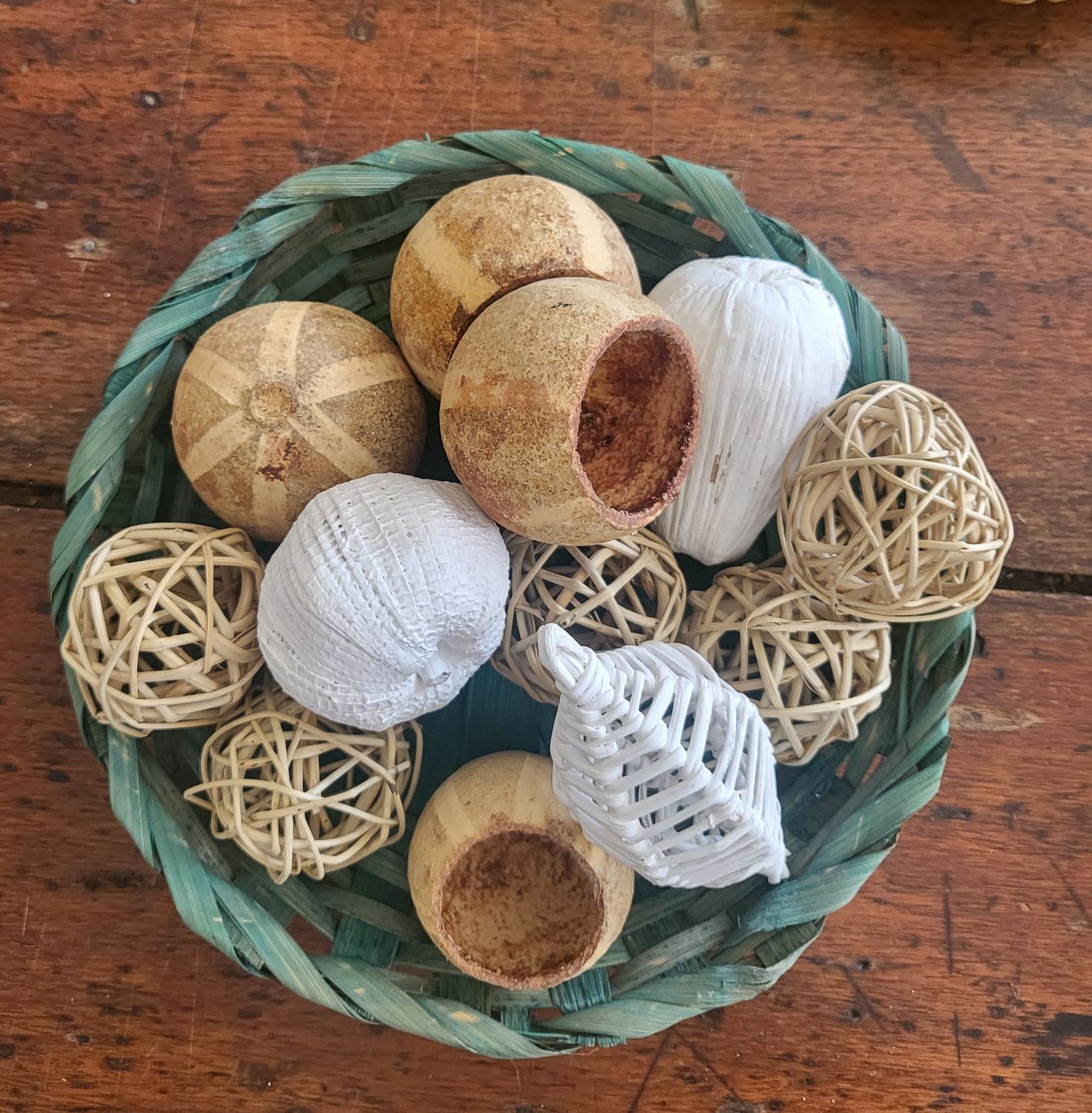 Pods -  Natural/White