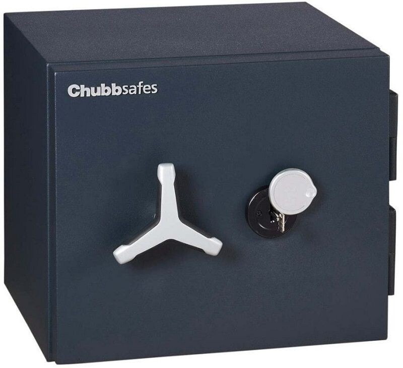 CHUBBSAFE DUOGARD Homologada robo EN1143-1 Grado I (Cerradura de llave)
Doble resistencia contra robos e incendios para una mayor protección. Norma Europea EN 1047-1 S 60P Norma Europea EN 1143-1 Nive