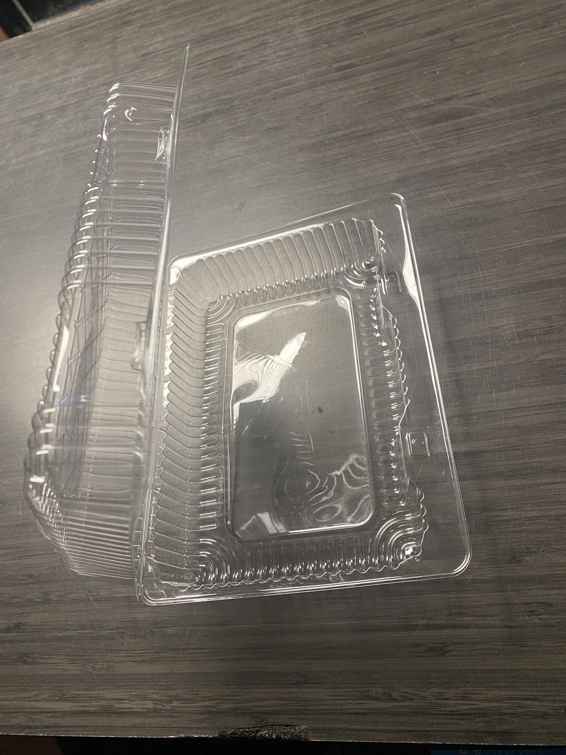 8.5.75x2.5 Clamshell Plastic Container  Shallow (260/Case) CS1852-MC
