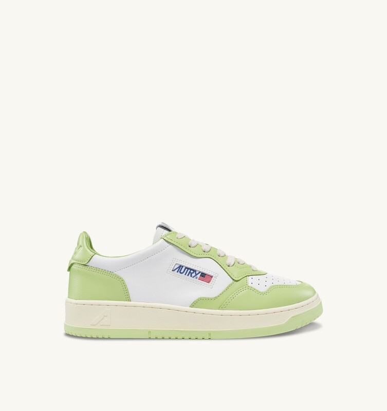 Autry Sneakers Damen Medalist Low Aus Zweifarbigem Leder Weiss Und Grün